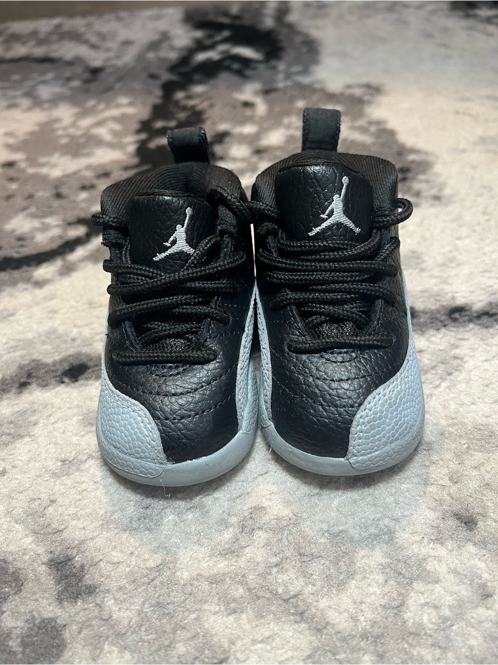 Jordan Baby & Walker Retro Sneakers in Black and Light Grey
